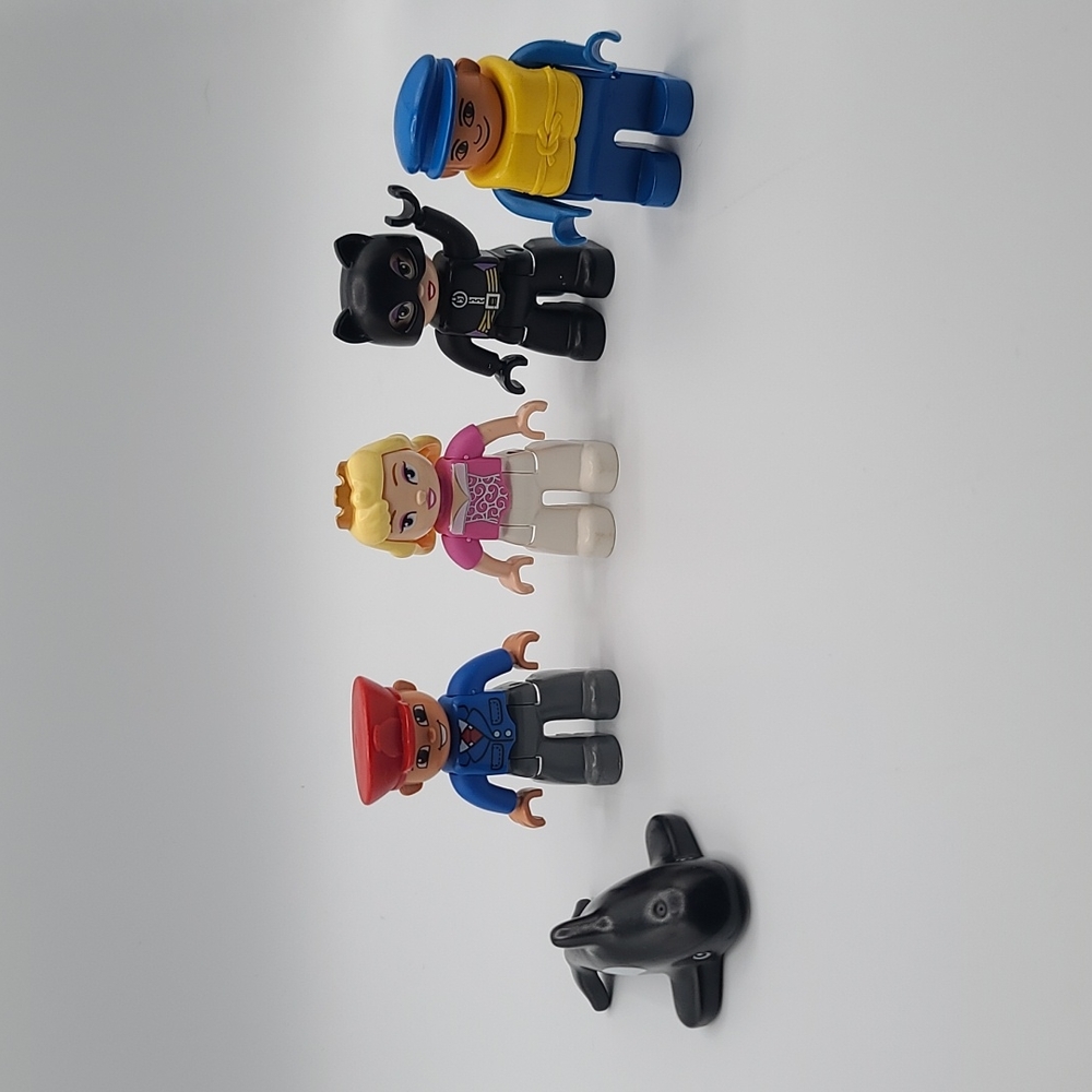 Lego Duplo People and Whale - 4 People and 1 Orca - EUC